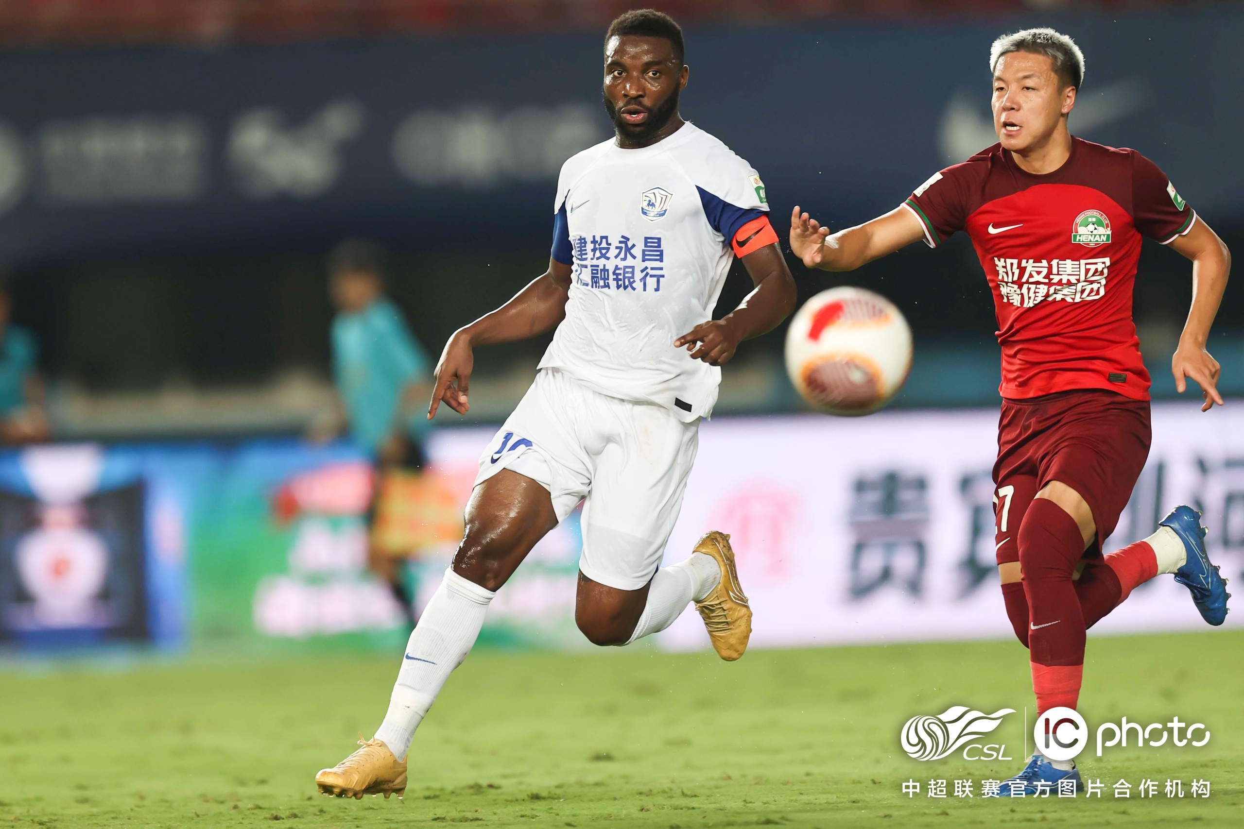 武汉三镇集结日远射贴柱,志在国王杯名次提升,赛场秩序良好,赛季目标并未改变 武汉三镇集结日远射贴柱,志在国王杯名次提升,赛场秩序良好,赛季目标并未改变